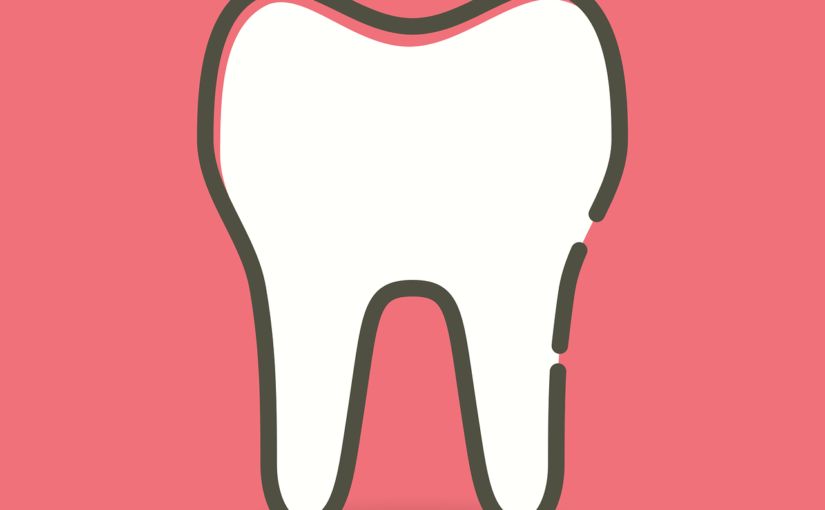 Prześliczne zdrowe zęby także olśniewający uroczy uśmieszek to powód do dumy.