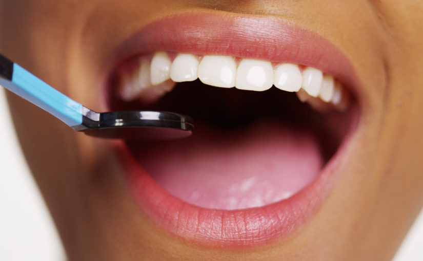 Całościowe leczenie stomatologiczne – znajdź drogę do zdrowych i pięknego uśmiechów.